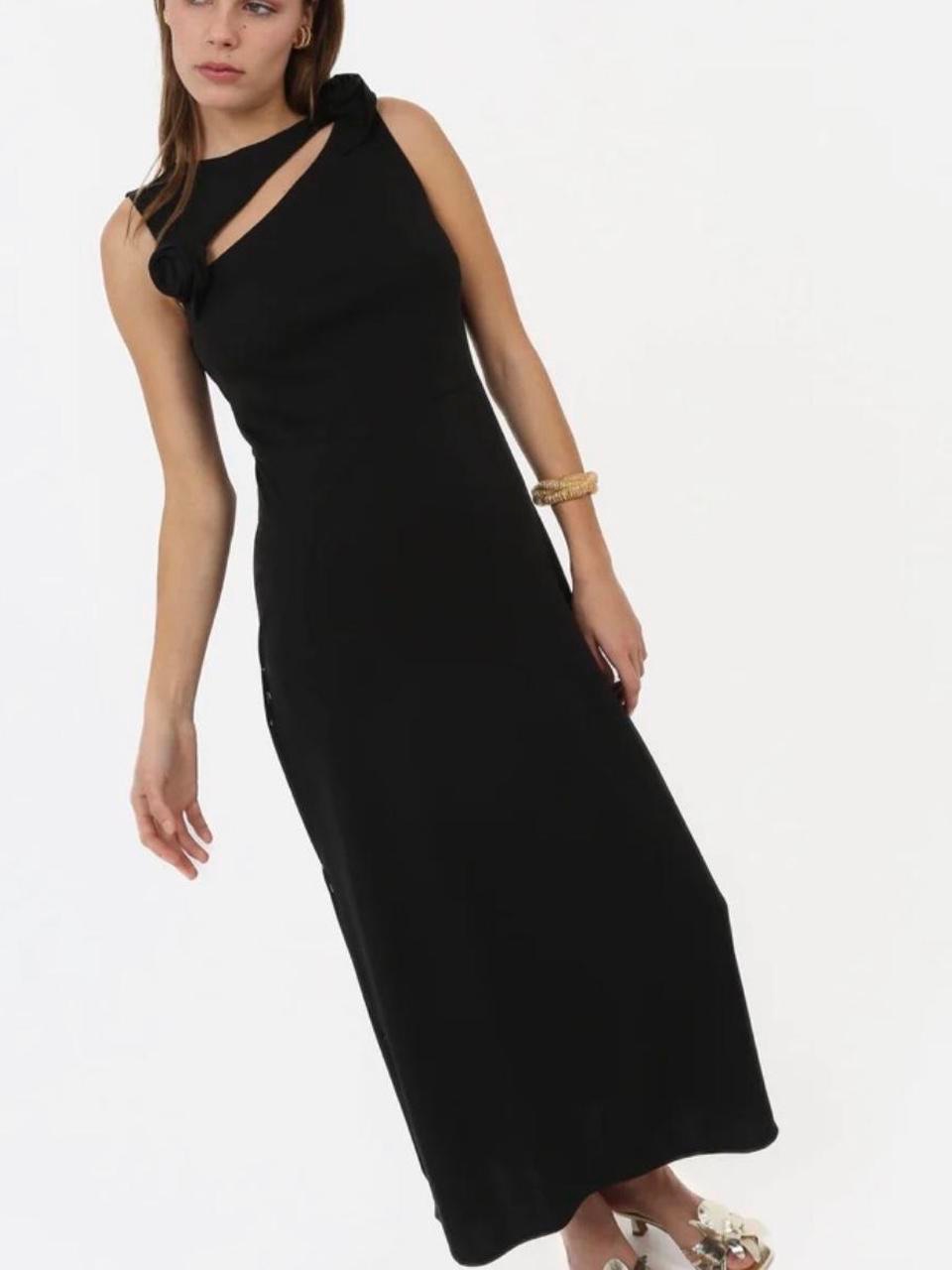 Black Knot-Shoulder Maxi Dress